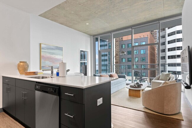 Building Photo - 60 E Randolph St