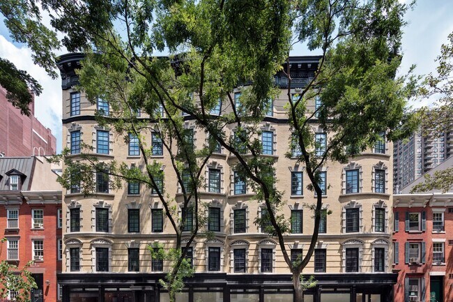 Building Photo - 245 E 78th St