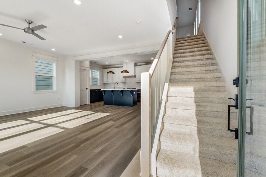 Building Photo - 153 Oasis Dr