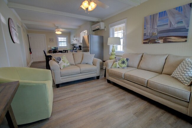 Building Photo - Year Round 2BR 1BA Unit On Topsail Island