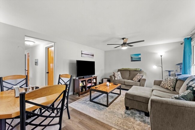 Building Photo - 5139 S Narragansett Ave