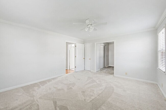 Building Photo - Stunning 3BR/2BA home in the desirable Temple Hills Golf Community!