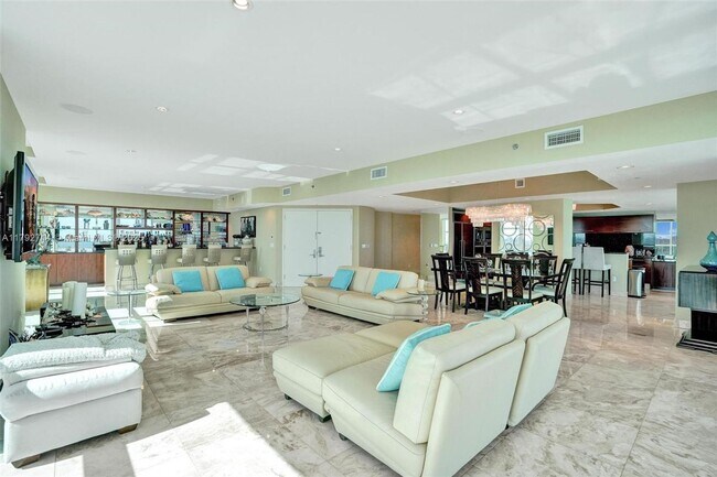 Building Photo - 101 S Fort Lauderdale Beach Blvd