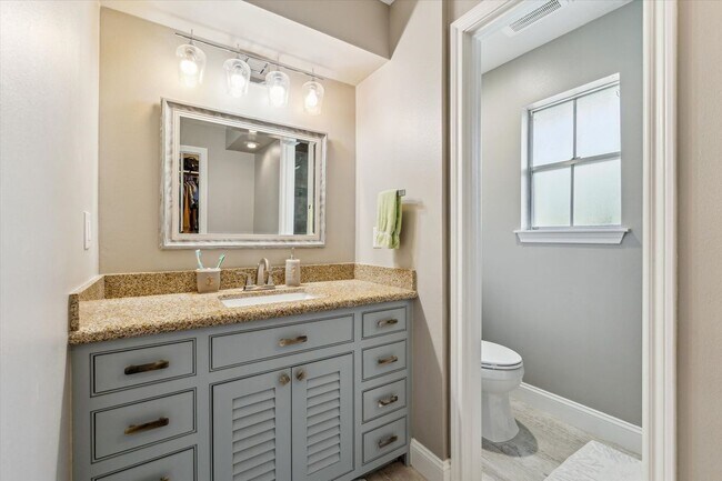 Building Photo - 4311 Meadowbank Dr