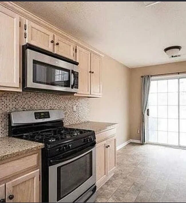 Building Photo - 10085 Barston Ct