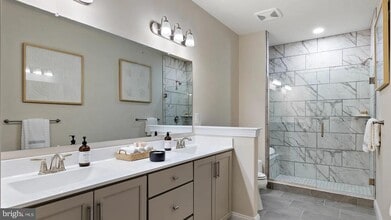 Building Photo - 1112 Meadowlark Dr
