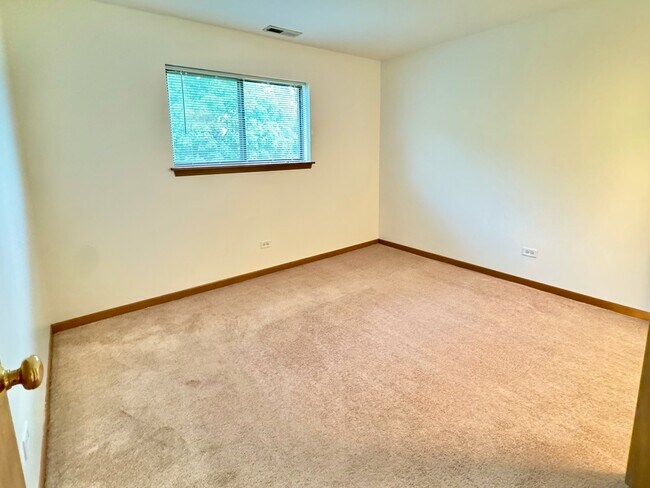 Building Photo - 2258 Abbeywood Dr