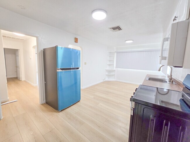 Building Photo - 7140 Chris Ave