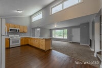 Building Photo - 2221 Belmont Ave