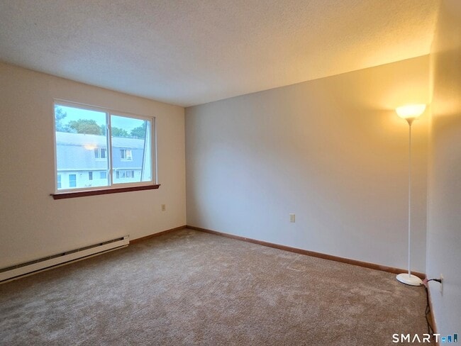 Building Photo - 1568 Meriden Rd