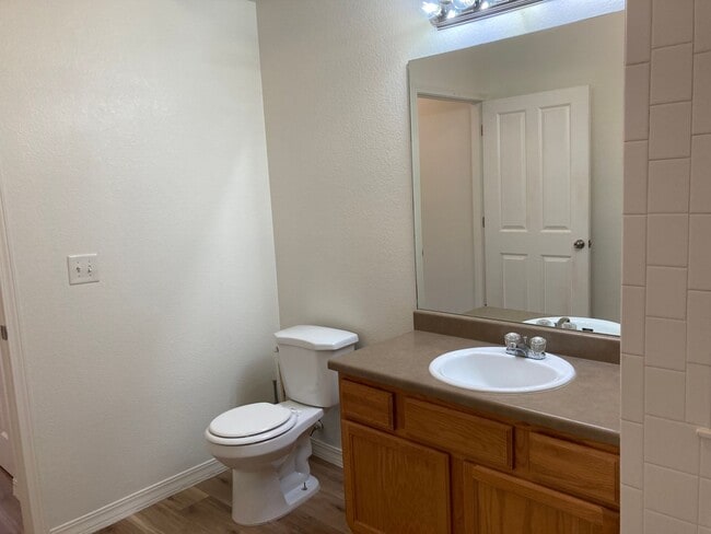Building Photo - 2450 Windrow Dr