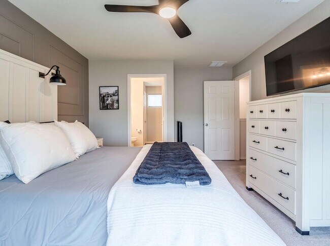 Building Photo - 624 Pepperbark Loop