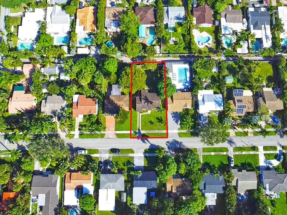 Building Photo - 1535 Plunkett St