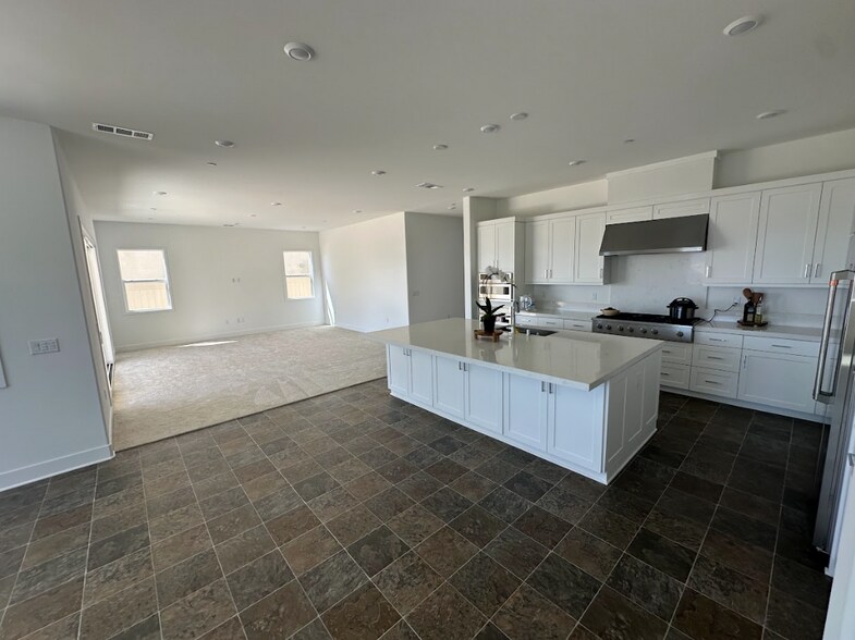 Building Photo - 24392 Calle La Roca