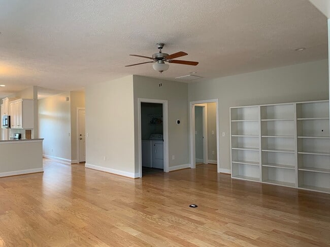 Building Photo - 250 Wynwood Cir NW