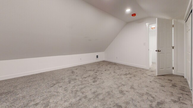 Building Photo - 16702 SE 1st St