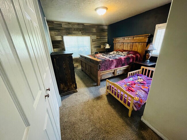 Master Bedroom - 2682 Southview Plz