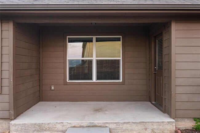 Building Photo - 10625 Menominee Falls Ln