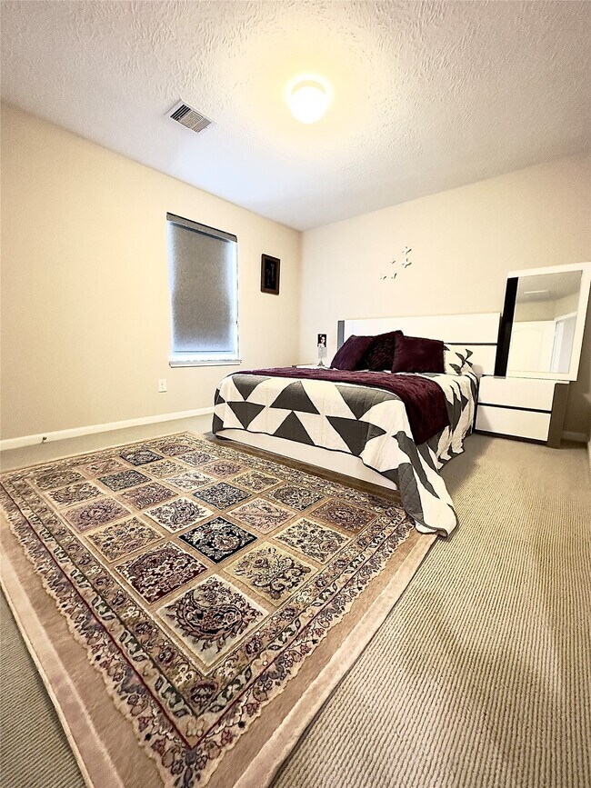 Building Photo - 15811 Copper Oak Ln