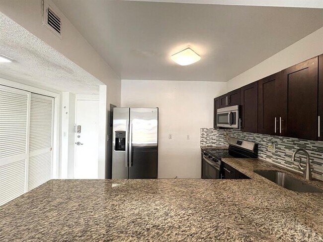 Building Photo - 1455 N Treasure Dr