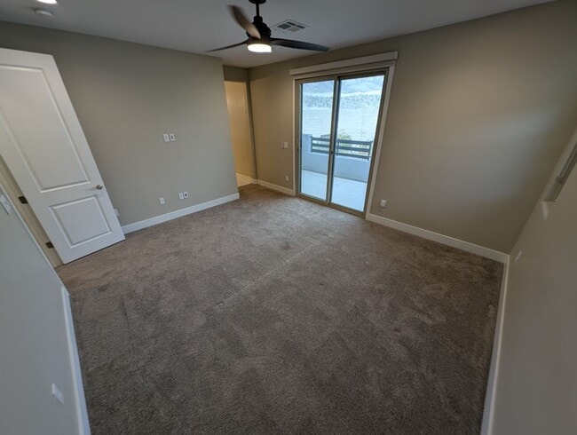 Building Photo - 11816 River Hawk Ave