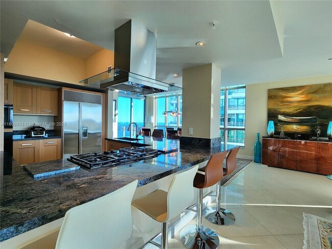 Building Photo - 3535 S Ocean Dr