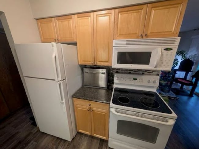 Building Photo - 1 Bedroom Condo in Hopkins