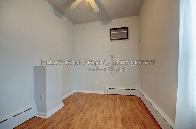 Building Photo - 519 N Chicago St