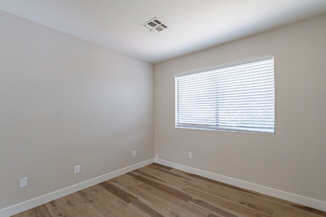 Building Photo - Newly Remodeled 3 bedroom in Goodyear!