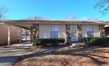 Building Photo - 2 Bedroom House close to Hospitals!  $910