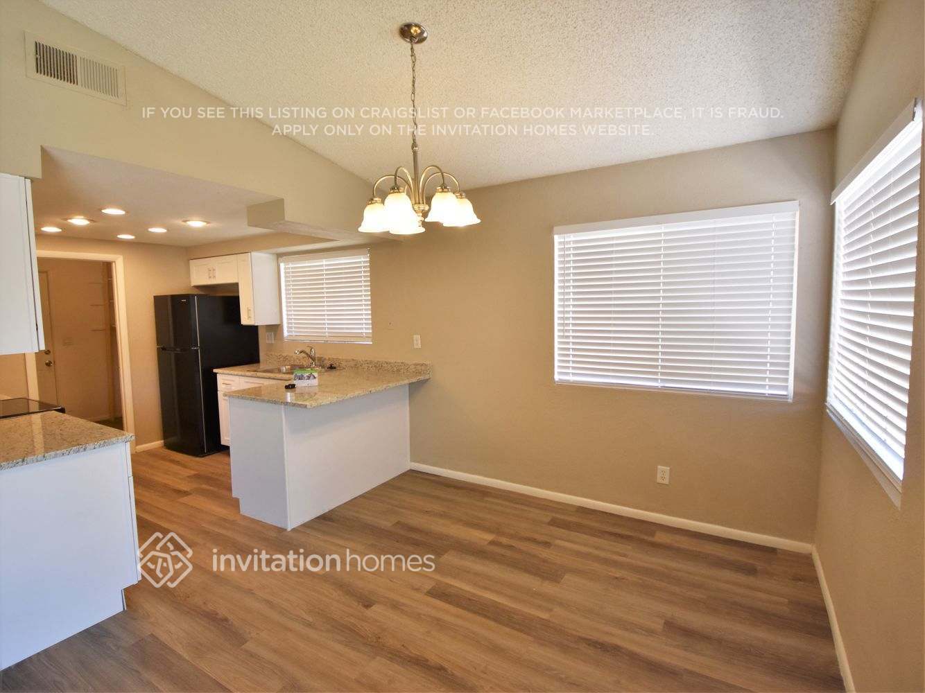 Building Photo - 7526 W Desert Cove Ave