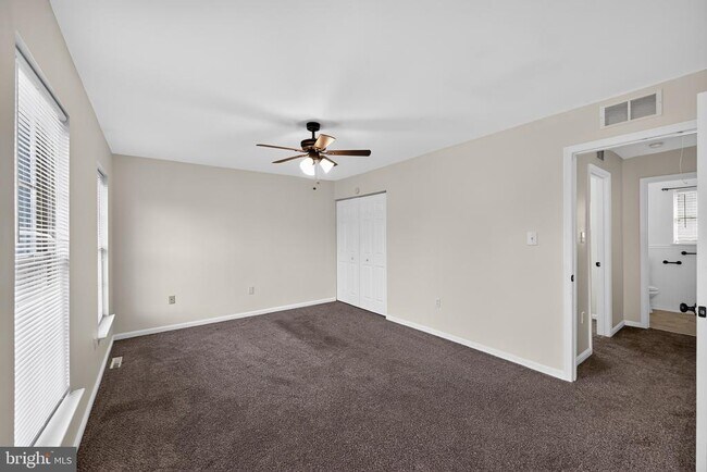 Building Photo - 137 Pointe Ridge Dr