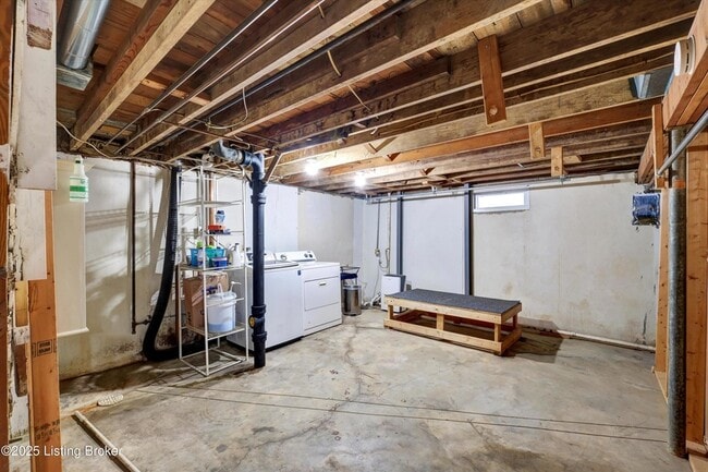 Building Photo - 7405 Ridan Way