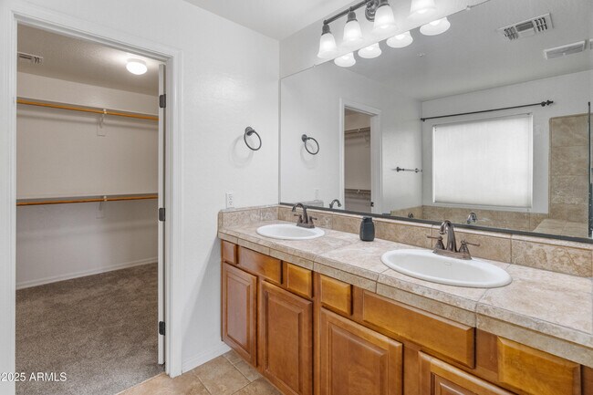 Building Photo - 29553 N 69th Ave