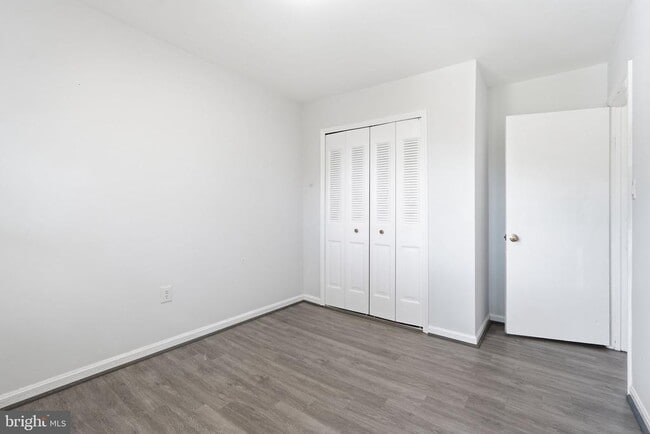 Building Photo - 9178 Laurelwood Ct