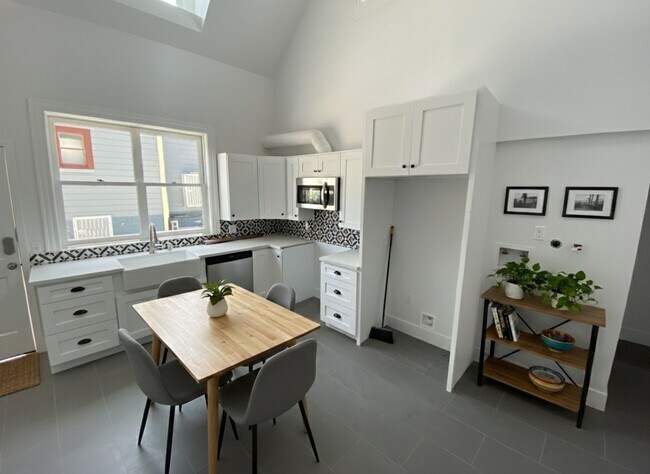 Building Photo - 1301-1303 West 22nd Street