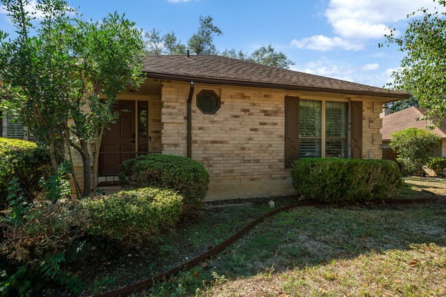 Building Photo - 2318 Park Cir