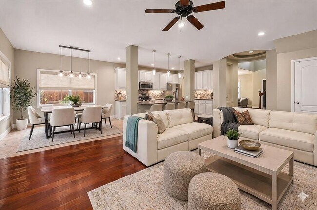 Building Photo - 10900 Sky Rock Dr