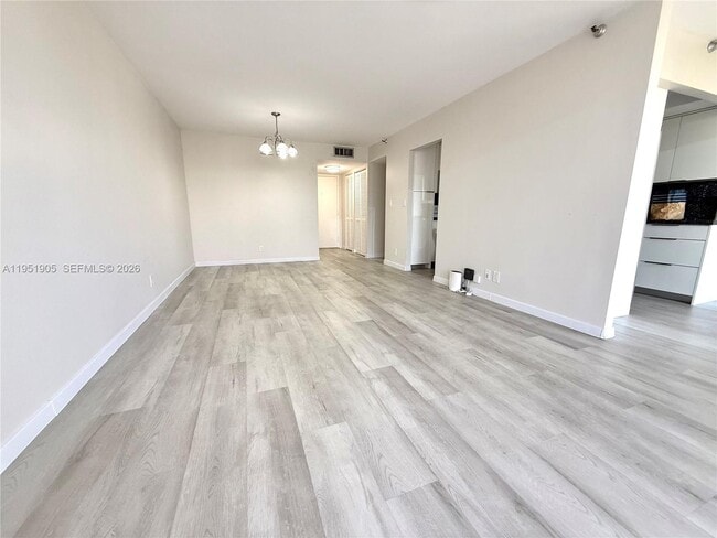 Building Photo - 290 174th St St