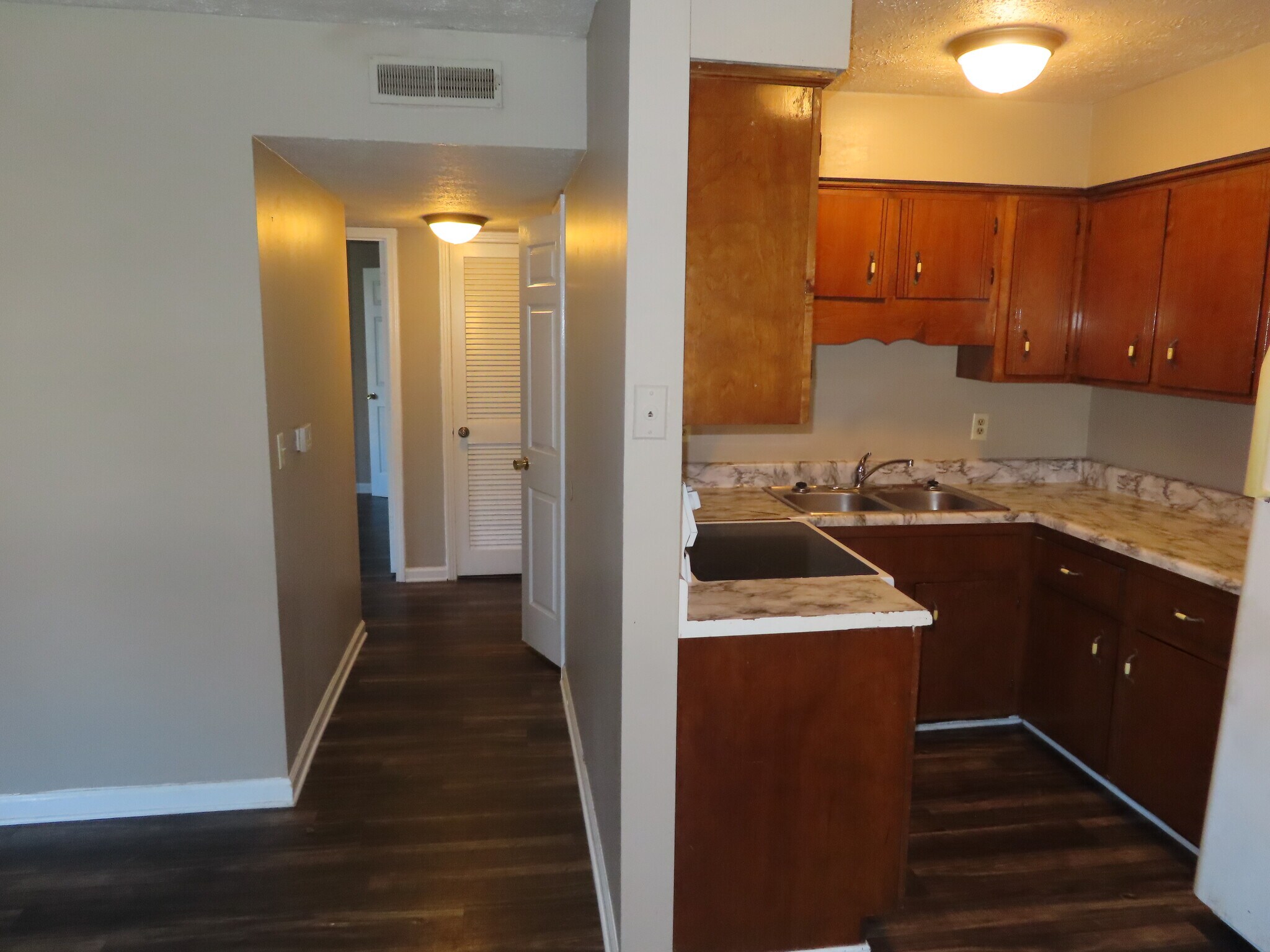 Building Photo - 146 Indiana Ave