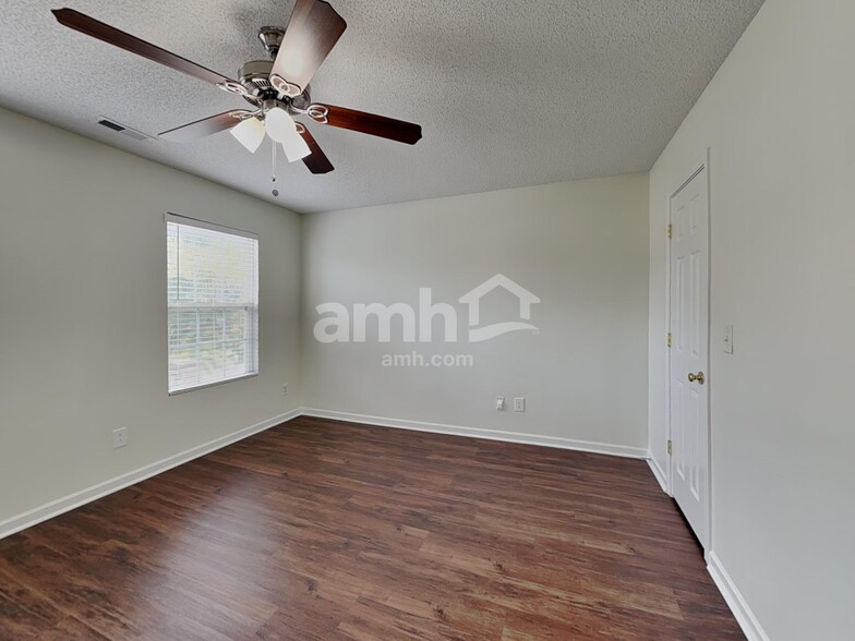 Building Photo - 2305 Apple Glen Ln