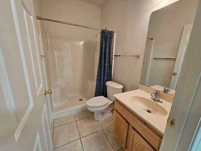 Building Photo - 5840 Longwood Dr