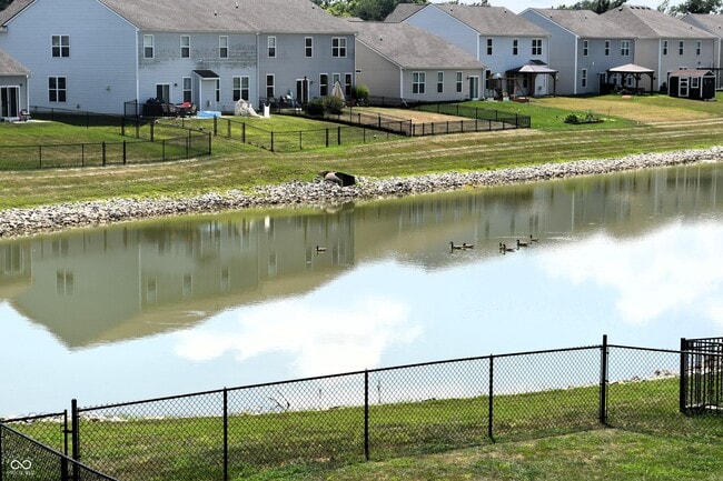 Building Photo - 2327 Creekland Dr