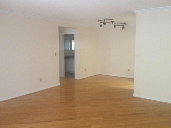 Building Photo - 5005 Wingate Way