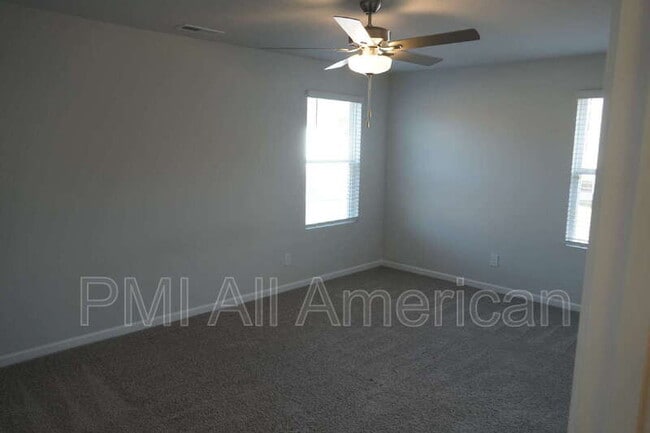 Building Photo - 289 Greenbay St