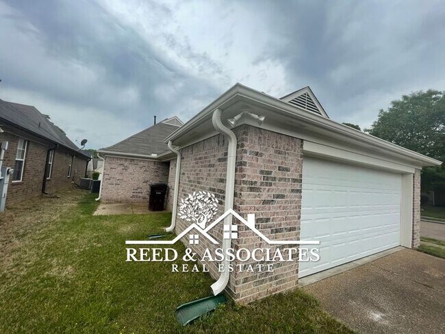 Building Photo - Corner Lot Located in Cordova