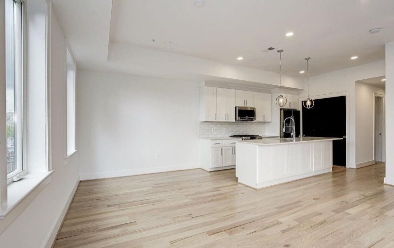 Building Photo - 836 Varnum St NW