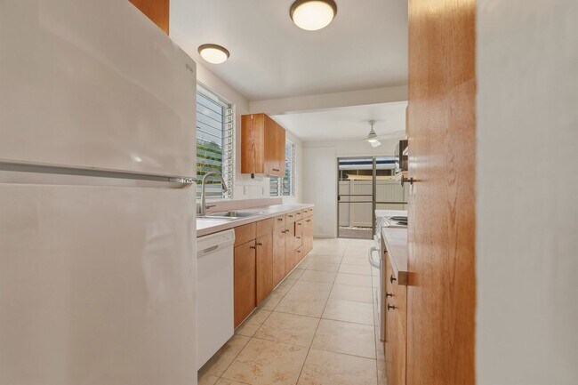 Building Photo - Spacious Aikahi Loop House in Kailua