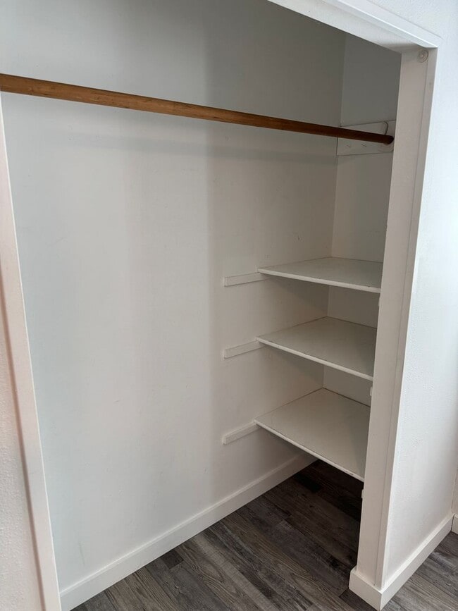 Building Photo - 1 bedroom apartment in Eugene!