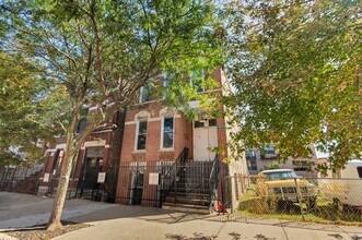 Building Photo - 1441 W Cullerton St